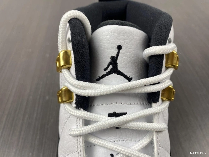 HYPE (2013) Taxi 130690-125 12 Retro Jordan 0823